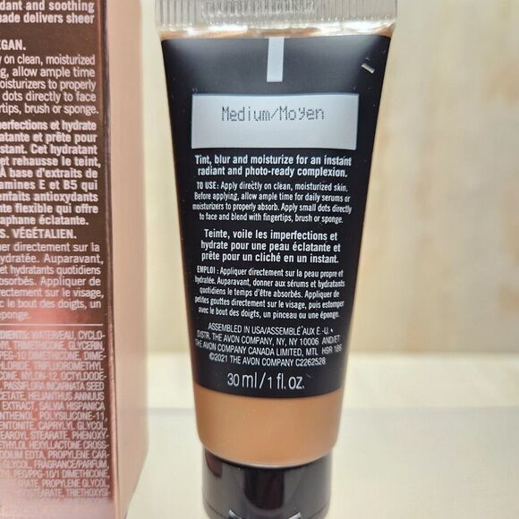 NIB Avon fmg Magix Tint Radiant Tinted Moisturizer 1 fl. oz. - Picture 7 of 9